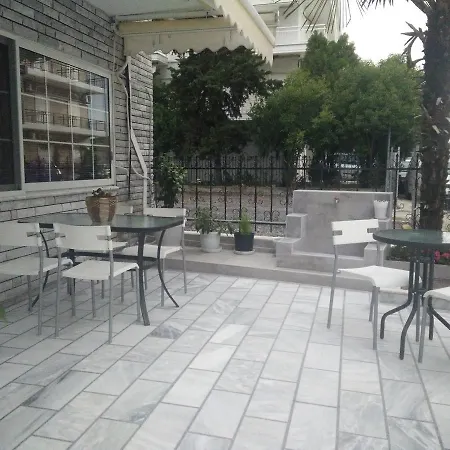 מלון דירות Giannis *