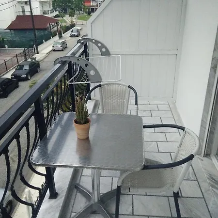 מלון דירות Giannis *