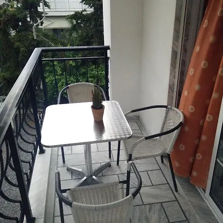 Ξενοδοχείο με διαμερίσματα Giannis Παραλία