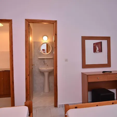 Ξενοδοχείο με διαμερίσματα Giannis Παραλία